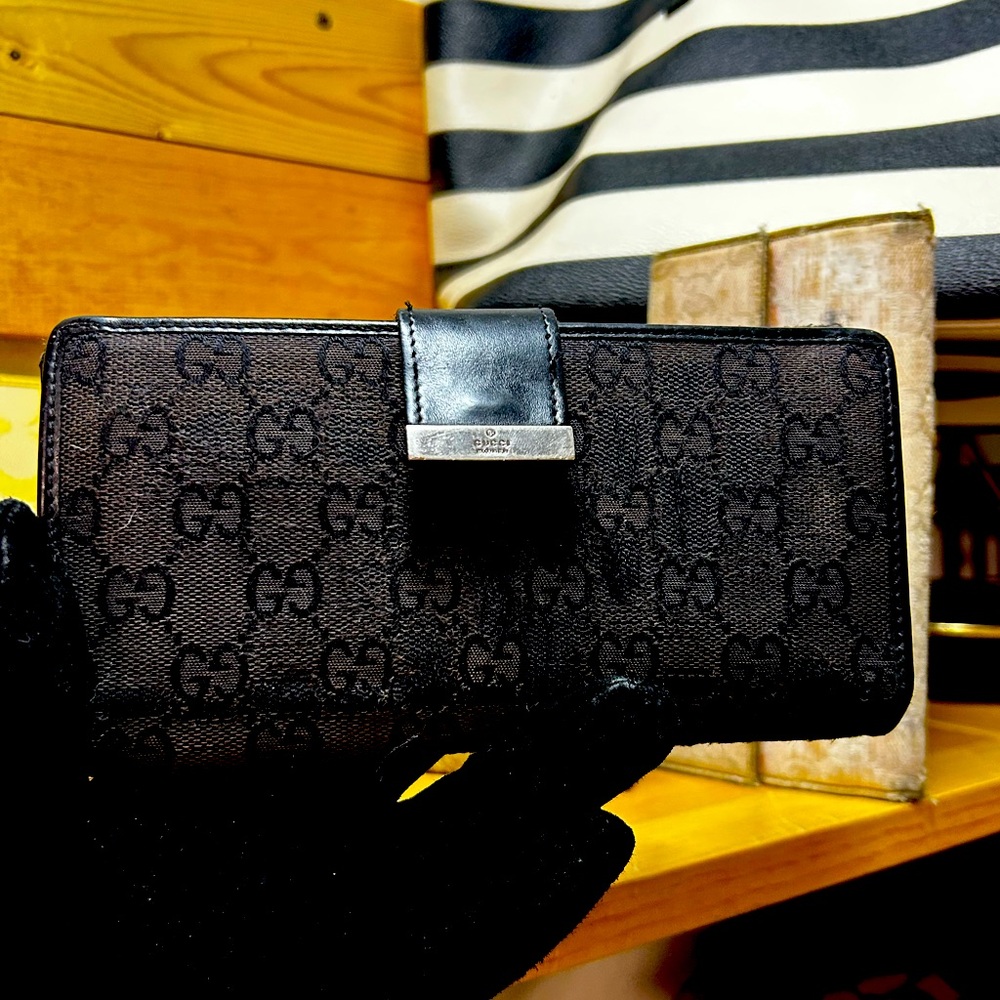 Gucci black long wallet vintage